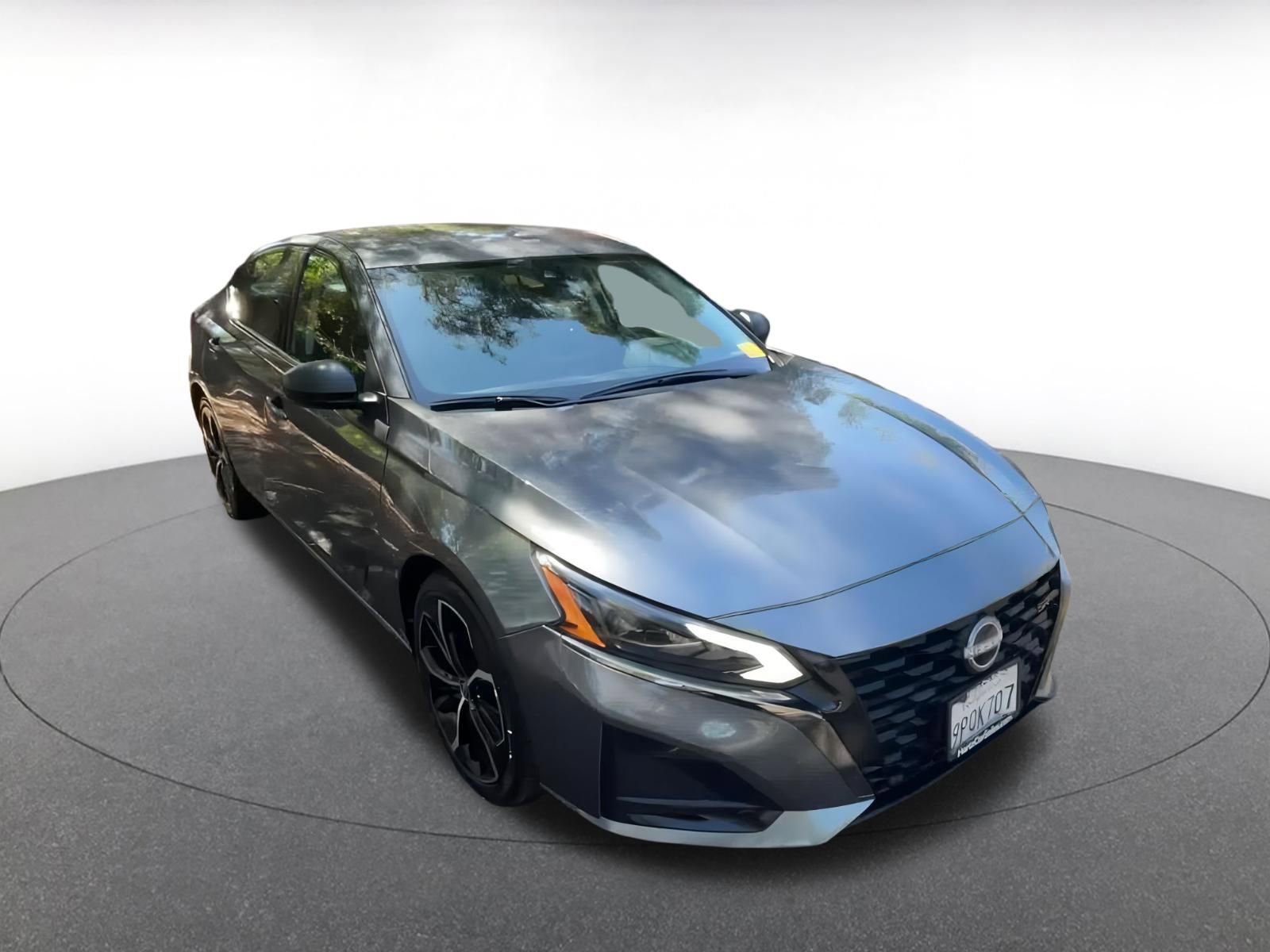 Used 2025 Nissan Altima 2.5 SR image 3