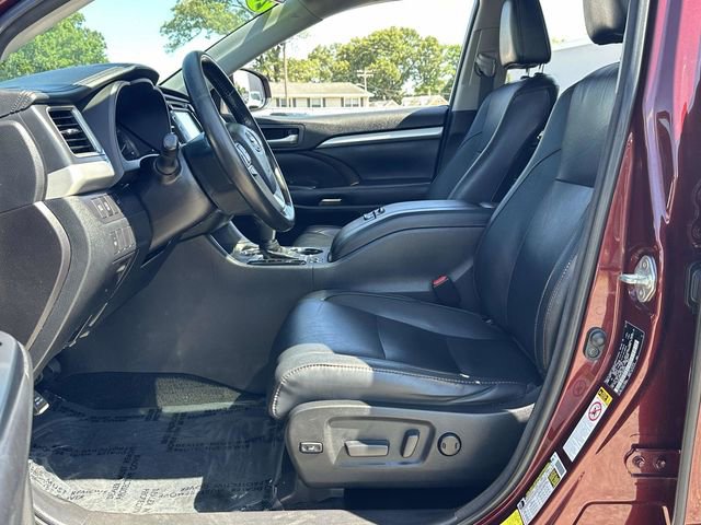 Used 2018 Toyota Highlander XLE AWD/4WD image 15