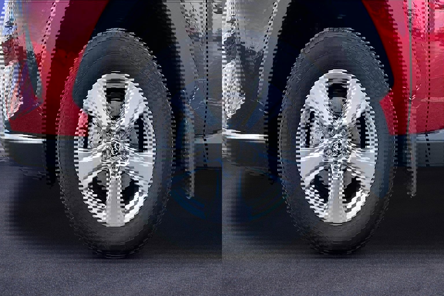 Used 2025 Toyota RAV4 XLE w/ Convenience Package AWD/4WD image 34