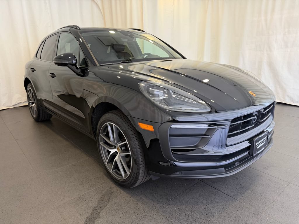 Certified 2026 Porsche Macan AWD/4WD image 7