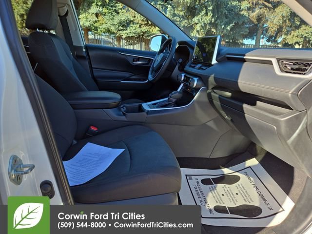 Used 2023 Toyota RAV4 XLE image 33