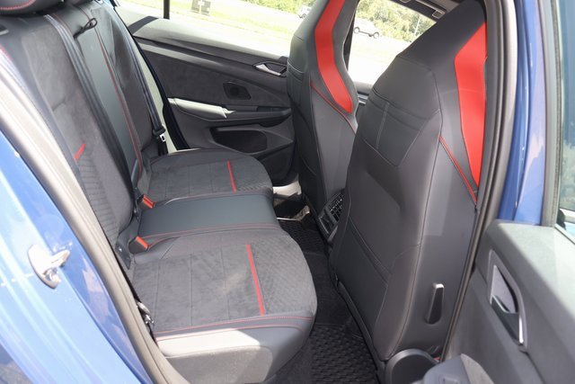 New 2025 Volkswagen GTI SE image 18