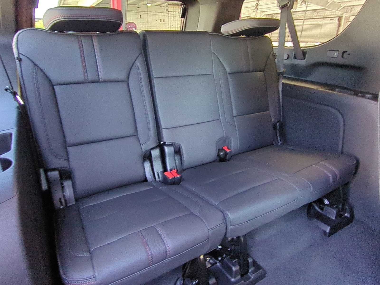 New 2026 Chevrolet Suburban RST w/ Comfort Package AWD/4WD image 27