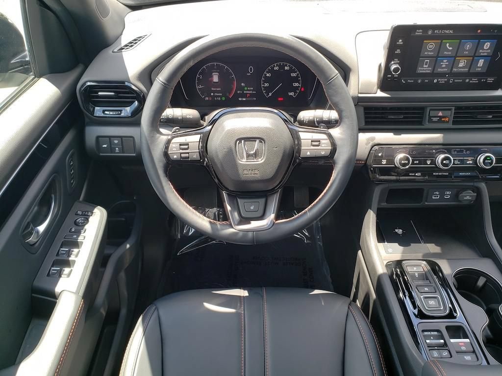Used 2024 Honda Pilot TrailSport image 13