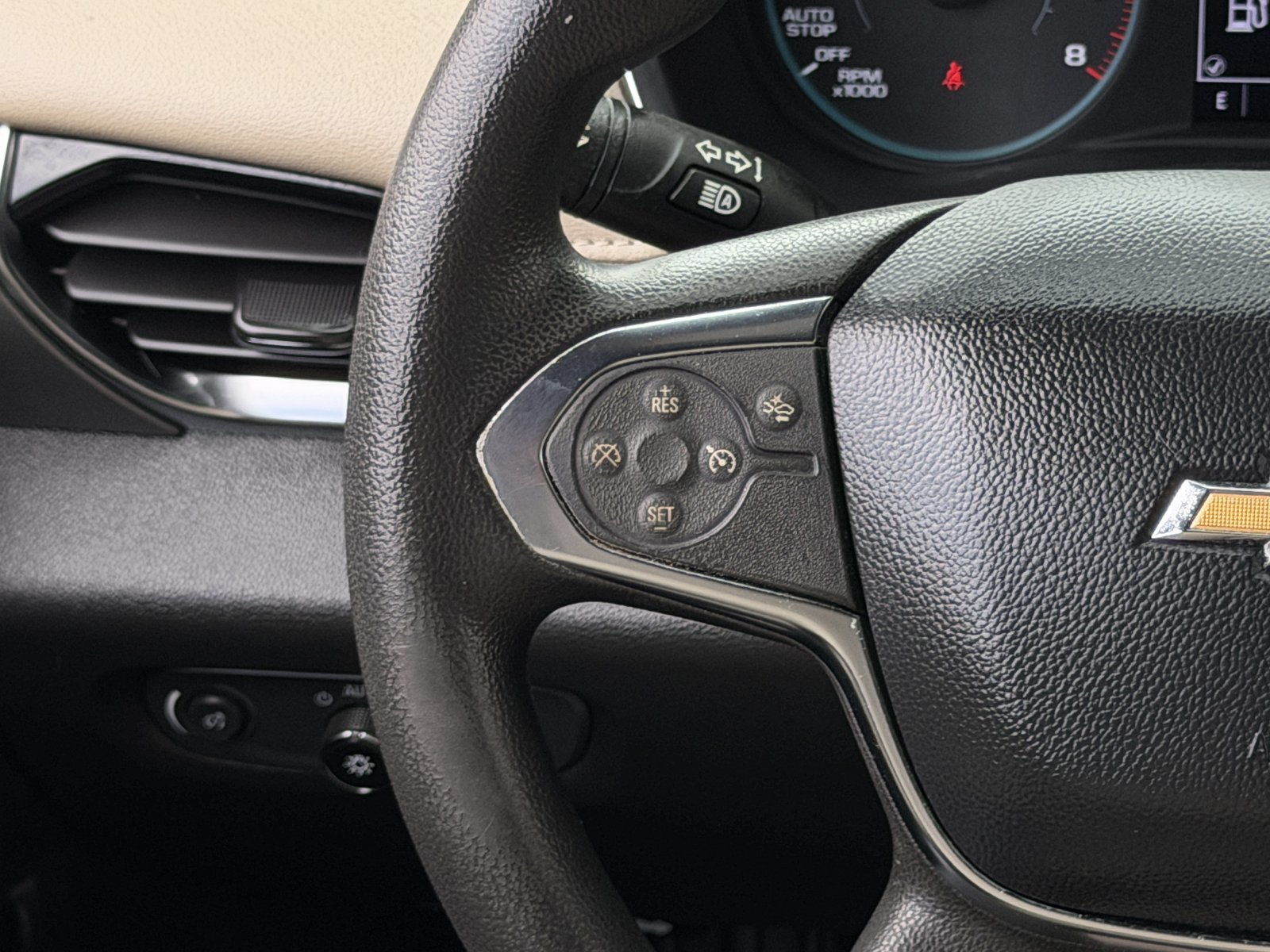 Used 2022 Chevrolet Traverse LS FWD image 14
