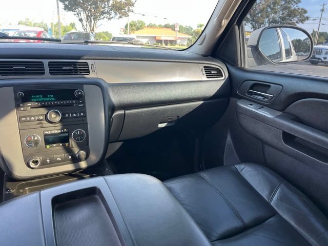 Used 2011 Chevrolet Avalanche LT AWD/4WD image 17