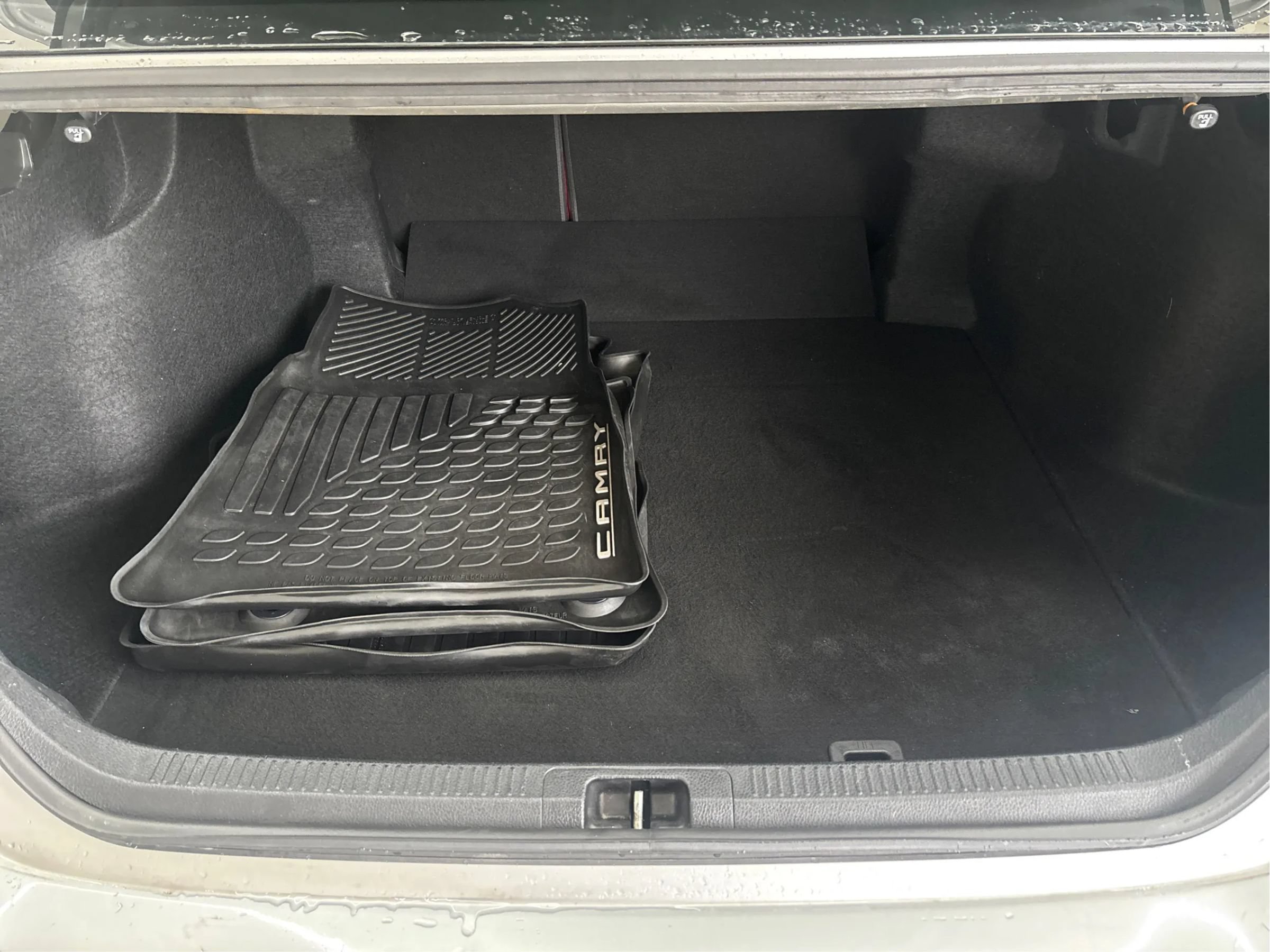 Used 2018 Toyota Camry XSE FWD image 16