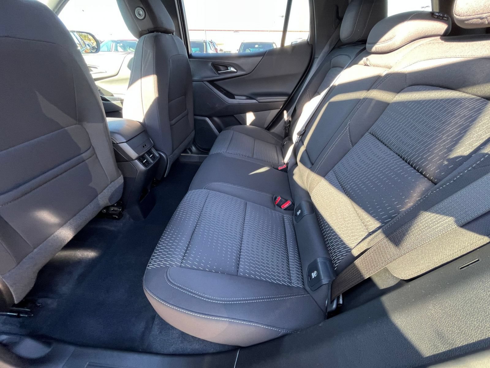 Used 2025 Chevrolet Equinox LT FWD image 26