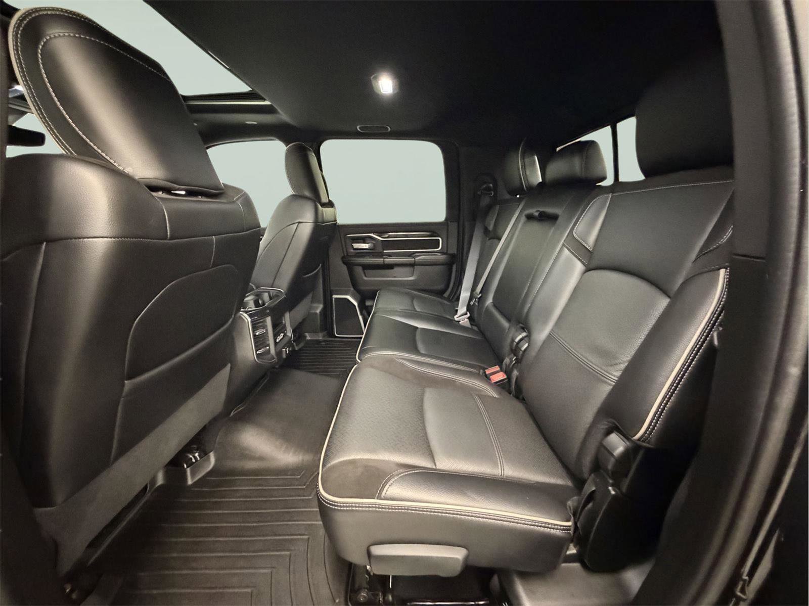 Used 2020 RAM 3500 Laramie image 26