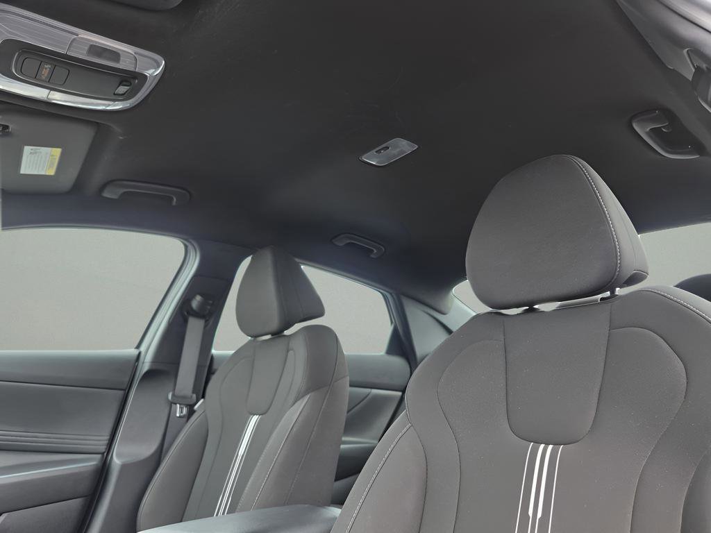 Certified 2025 Hyundai Elantra Sport FWD image 19