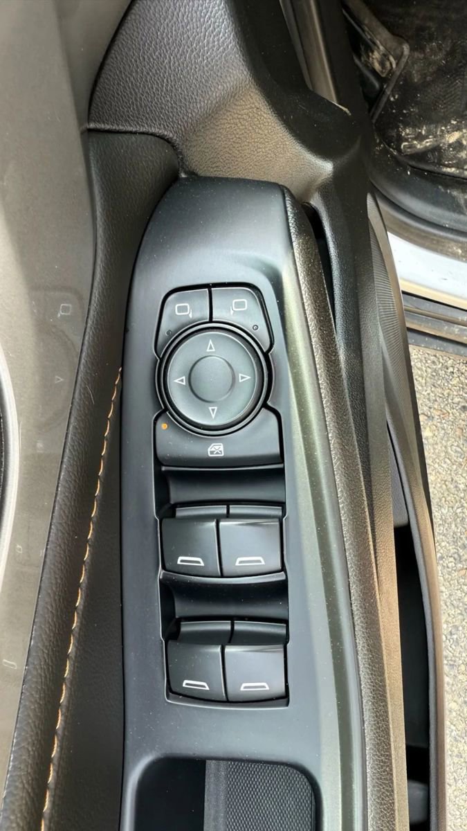 Used 2020 Chevrolet Traverse LS image 15