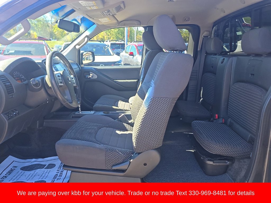 Used 2013 Nissan Frontier SV w/ SV Value Truck Pkg AWD/4WD image 10