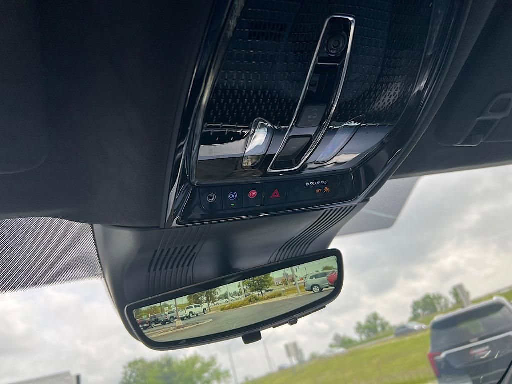 New 2026 Cadillac Vistiq Premium Luxury w/ LPO, Floor Liner Package image 26