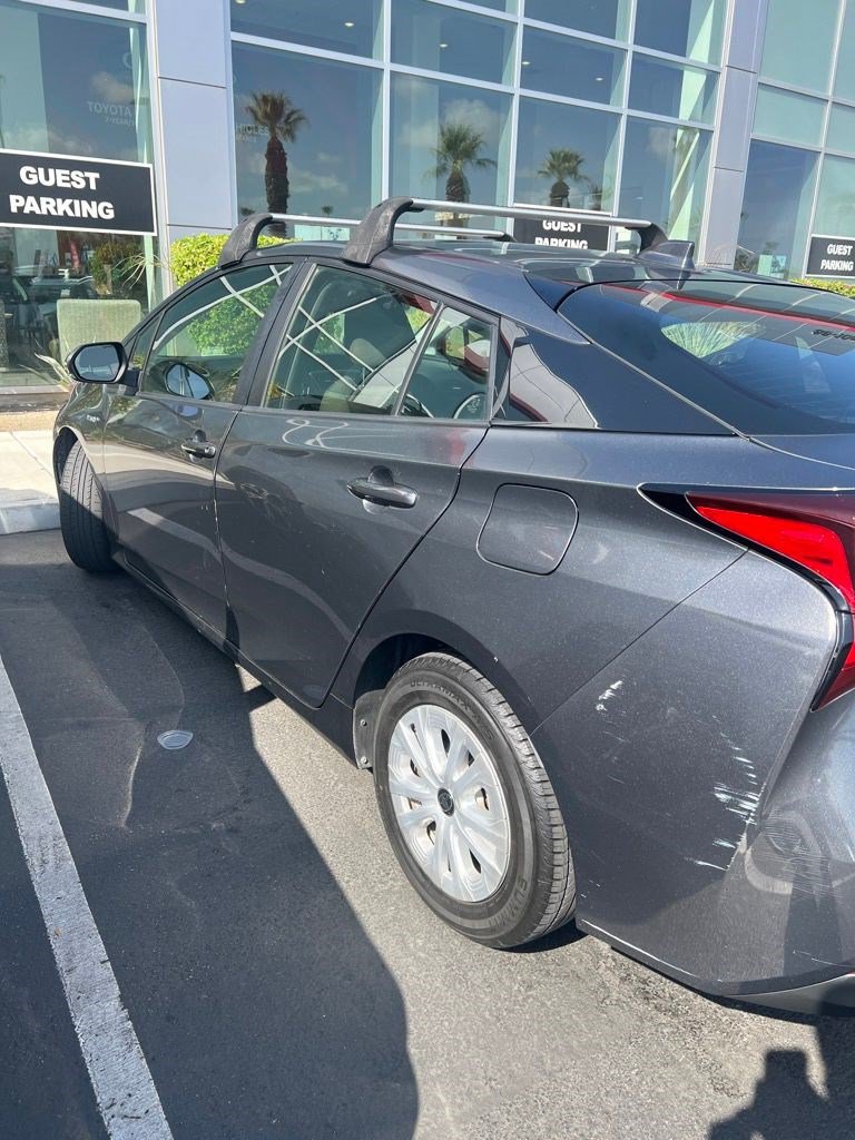 Used 2021 Toyota Prius L Eco FWD image 1
