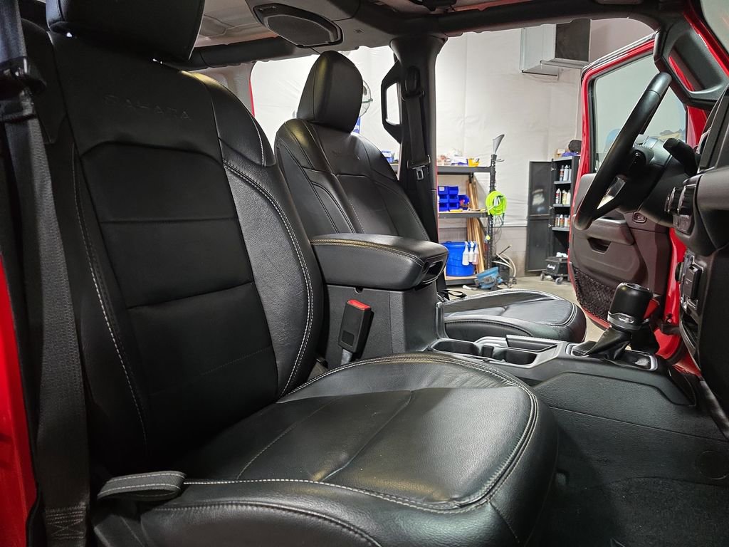 Used 2019 Jeep Wrangler Unlimited Sahara w/ Advanced Safety Group AWD/4WD image 10