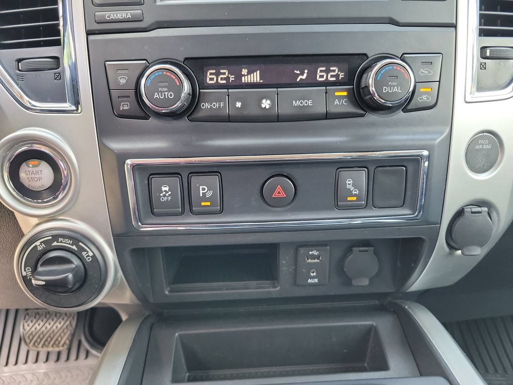Used 2017 Nissan Titan PRO-4X AWD/4WD image 22