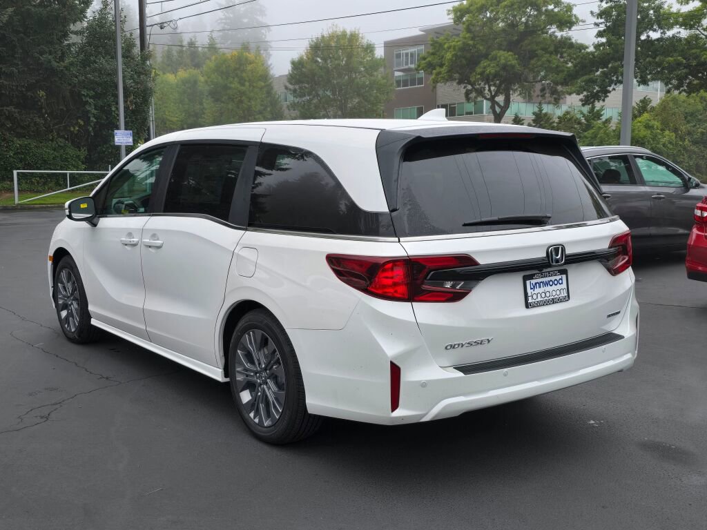 New 2026 Honda Odyssey Touring image 7