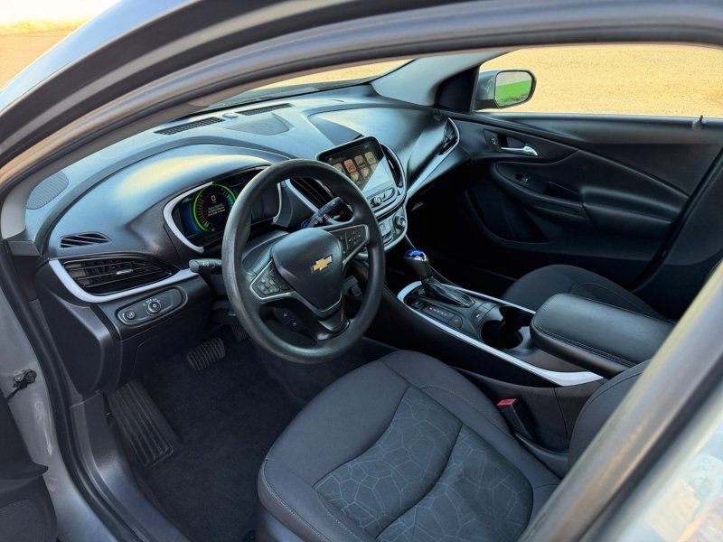 Used 2018 Chevrolet Volt LT image 14