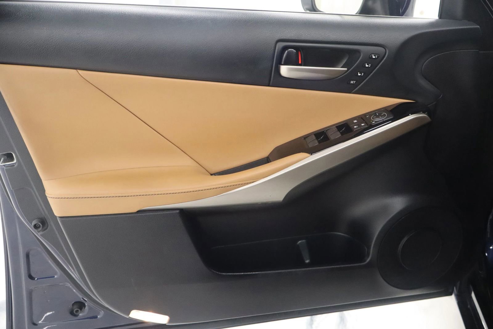 Used 2018 Lexus IS 300 AWD w/ Comfort Package image 10