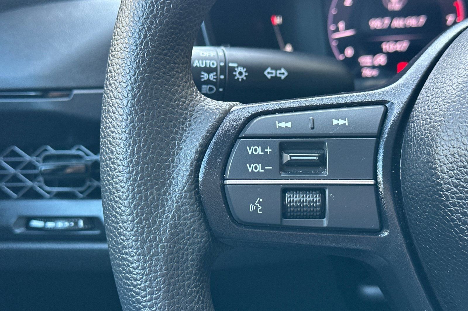 Used 2025 Honda Accord LX image 30