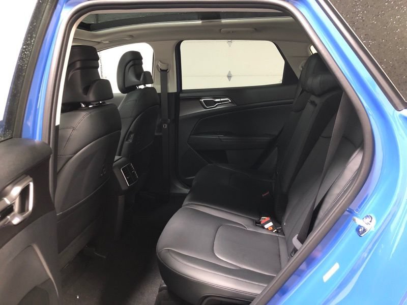 New 2026 Kia Sportage EX w/ EX Panorama Roof Package FWD image 17