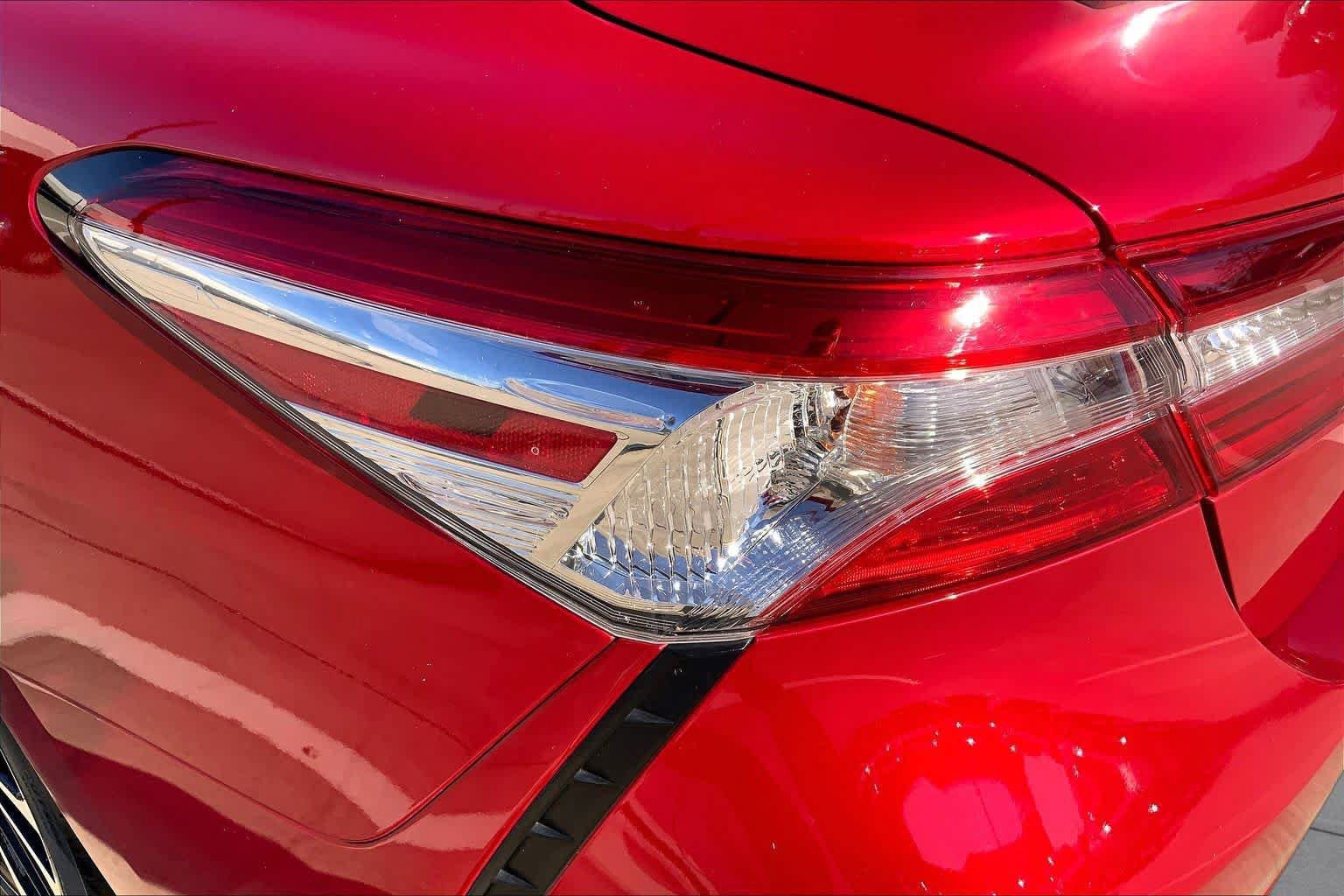 Used 2020 Toyota Camry SE FWD image 29