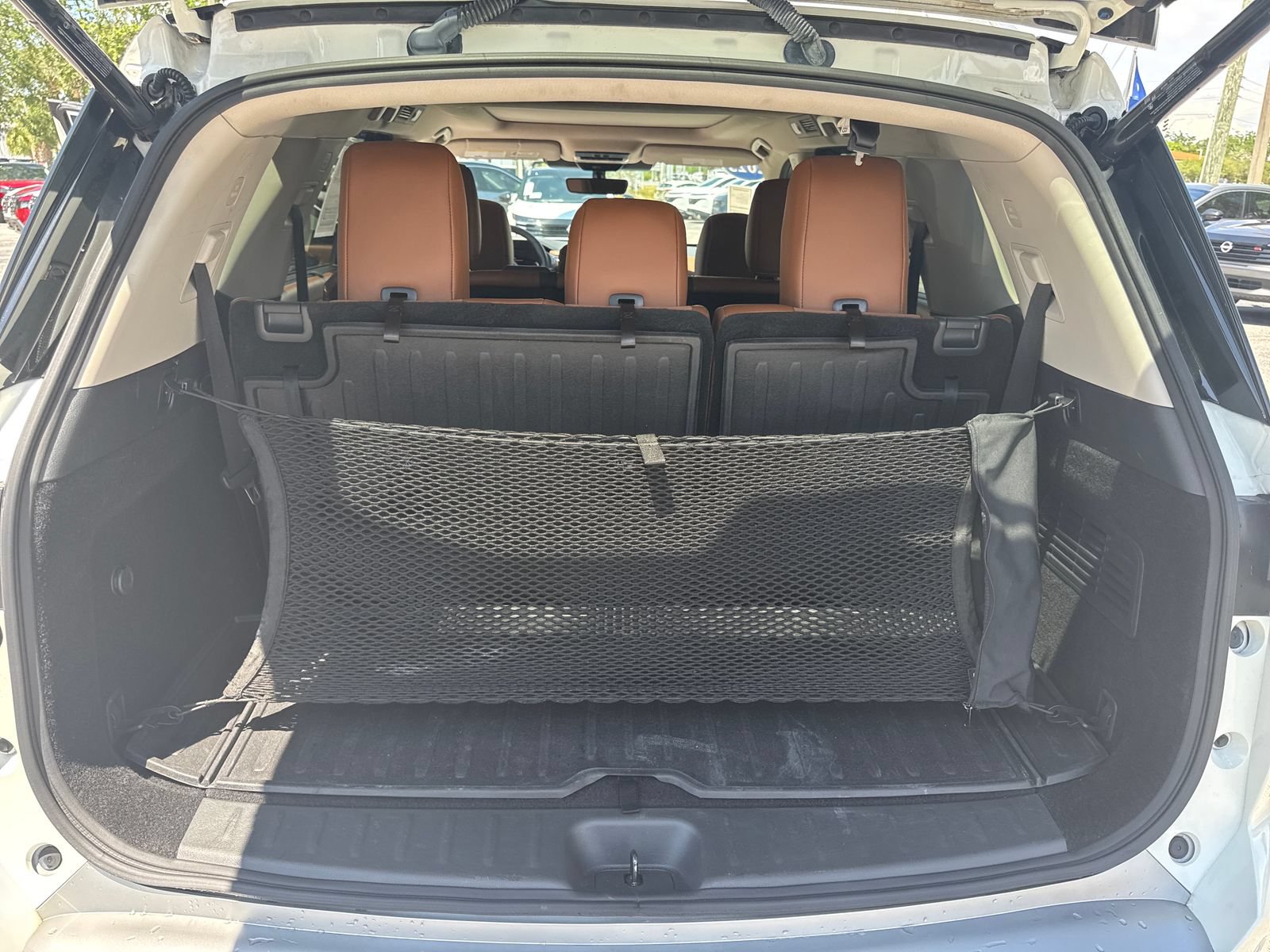 Certified 2023 Nissan Pathfinder Platinum w/ Lighting Package (N93) AWD/4WD image 33