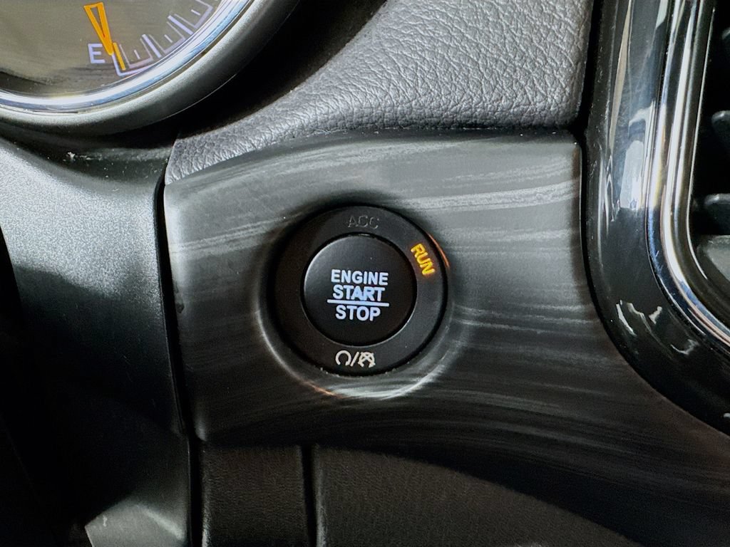 Used 2021 Jeep Grand Cherokee Laredo X AWD/4WD image 18