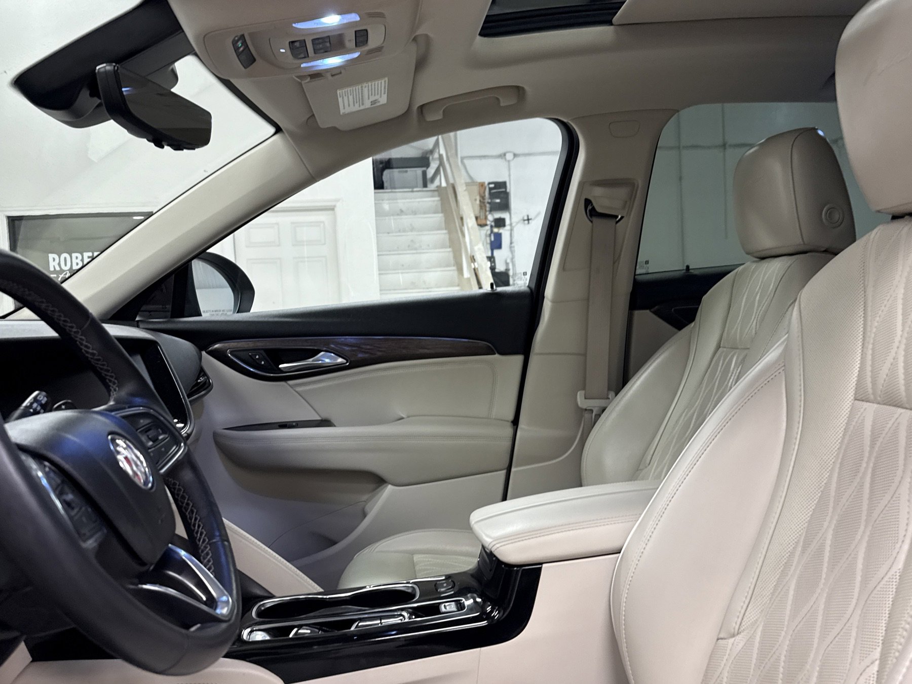 Used 2023 Buick Envision Avenir image 5