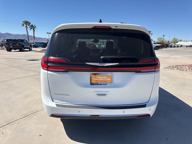 Certified 2023 Chrysler Pacifica Touring-L image 4