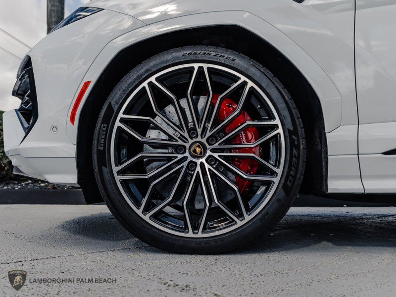 Used 2025 Lamborghini Urus SE image 34