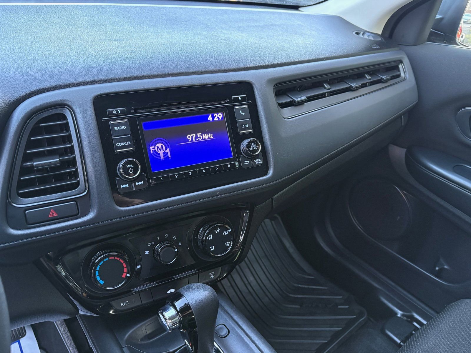 Used 2016 Honda HR-V LX image 31