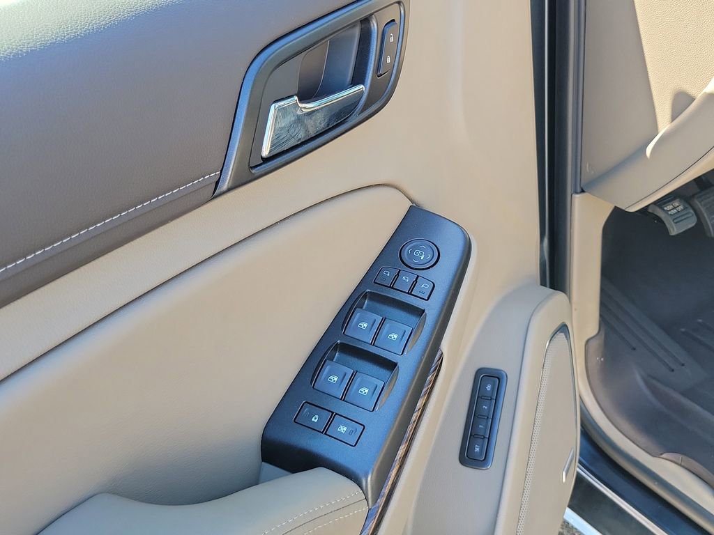 Used 2019 GMC Yukon SLT w/ Premium Edition AWD/4WD image 22