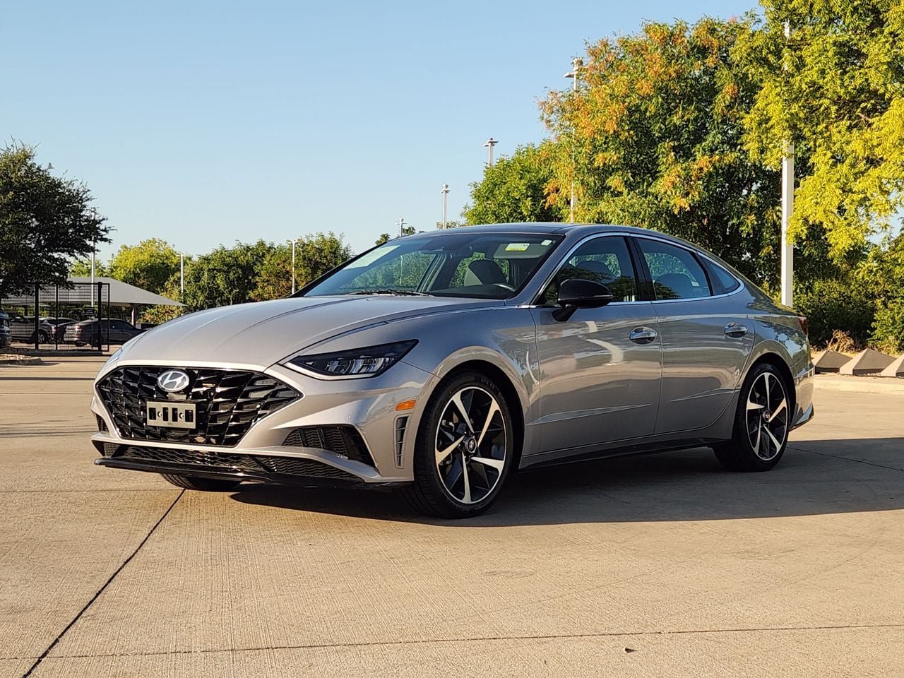 Used 2023 Hyundai Sonata SEL Plus w/ Preferred Accessory Package FWD image 3