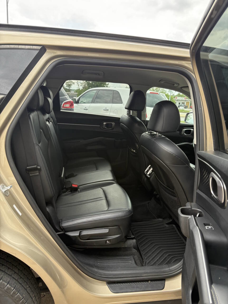 Used 2021 Kia Sorento S image 7