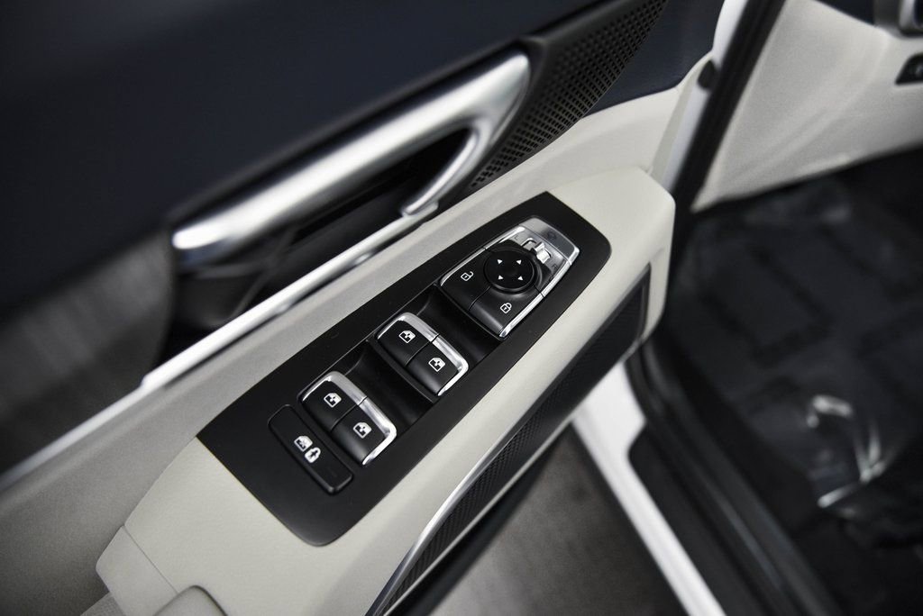 Used 2025 Kia Telluride EX image 12