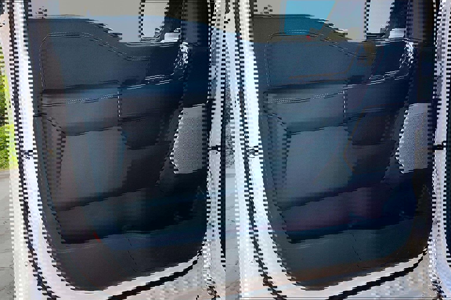 Used 2025 Ford F150 Lariat w/ Equipment Group 502A High image 24