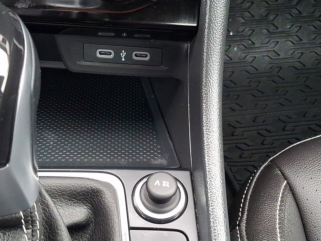 Used 2023 Volkswagen Jetta SE w/ Black Wheel Package image 24