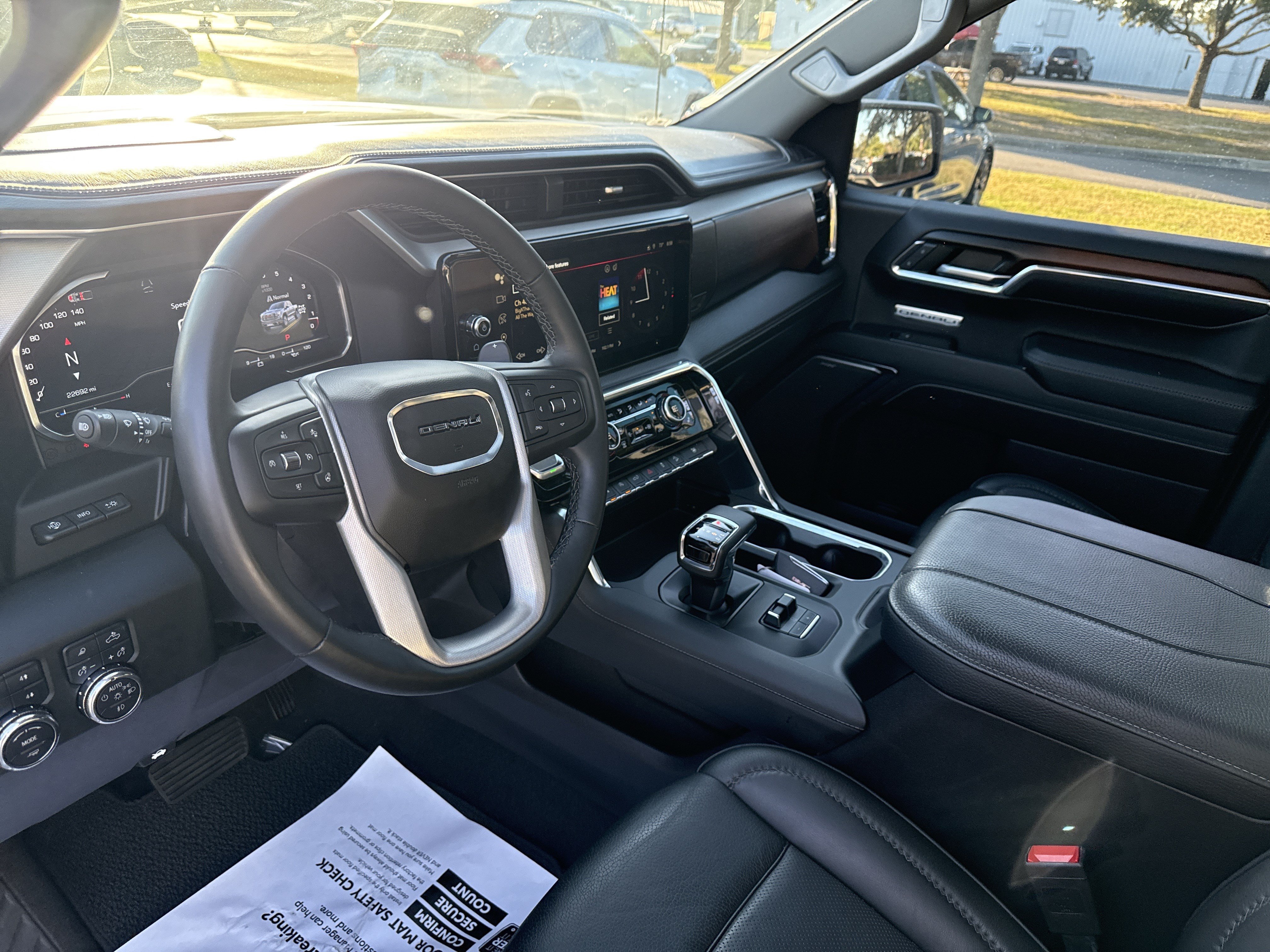 Used 2024 GMC Sierra 1500 Denali w/ Technology Package image 15