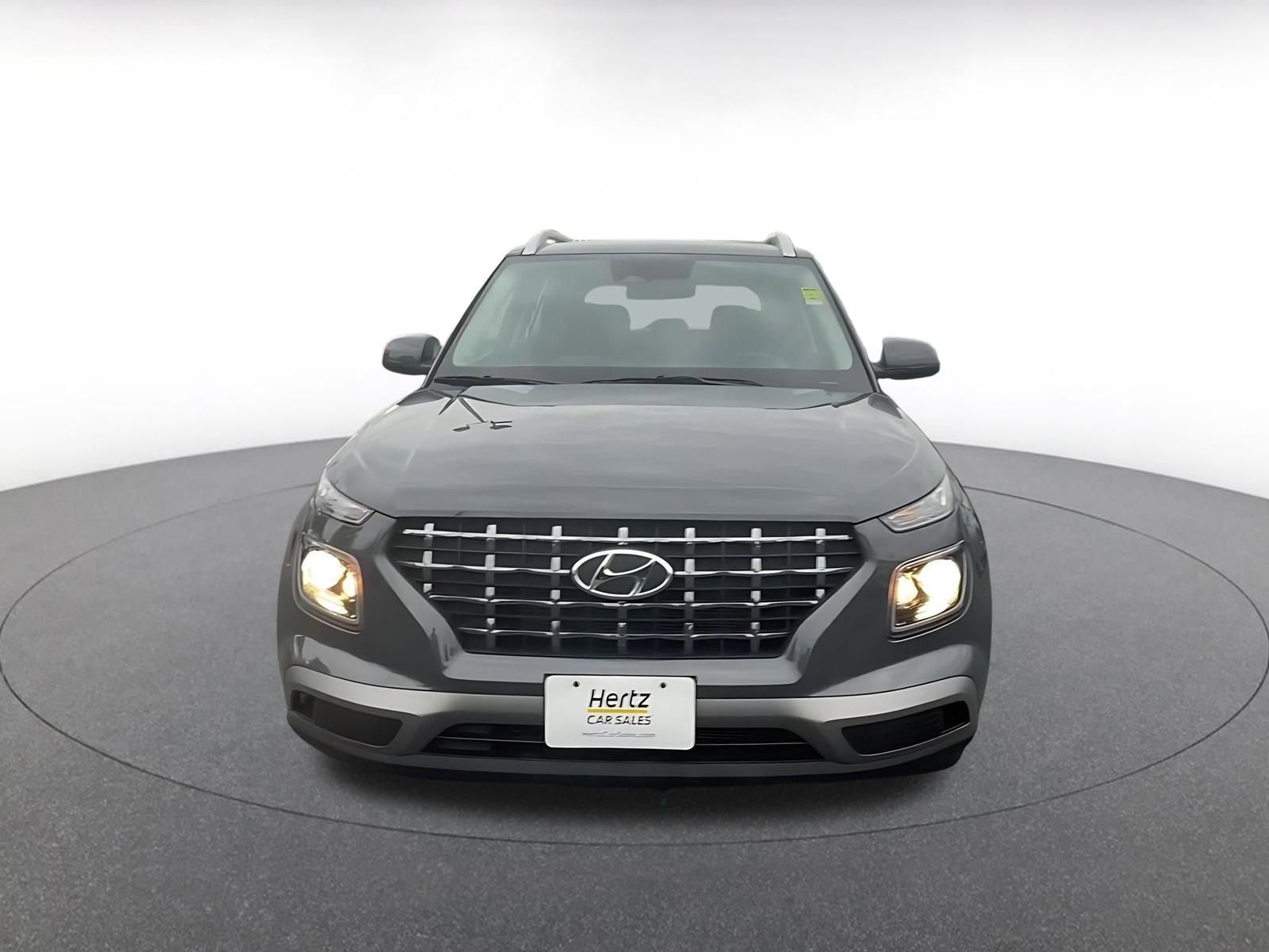 Used 2025 Hyundai Venue SEL image 4