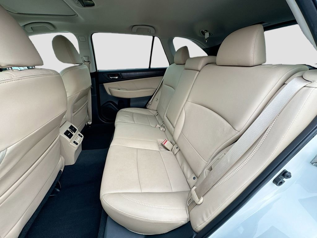 Used 2018 Subaru Outback 3.6R Limited image 32