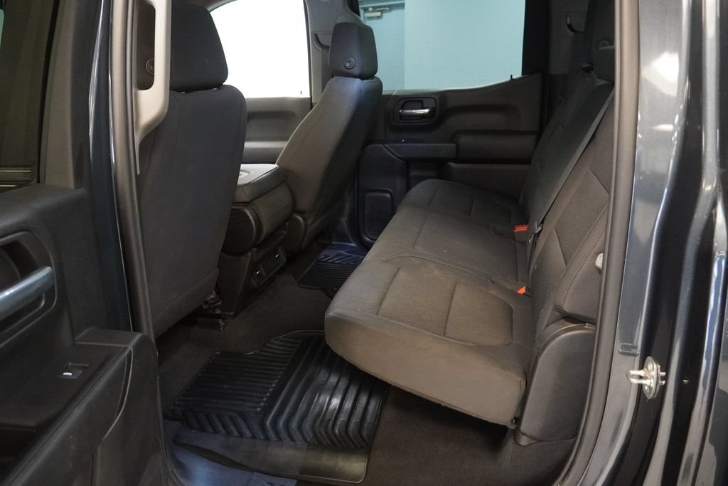 Used 2020 Chevrolet Silverado 1500 Custom w/ Custom Value Package AWD/4WD image 17