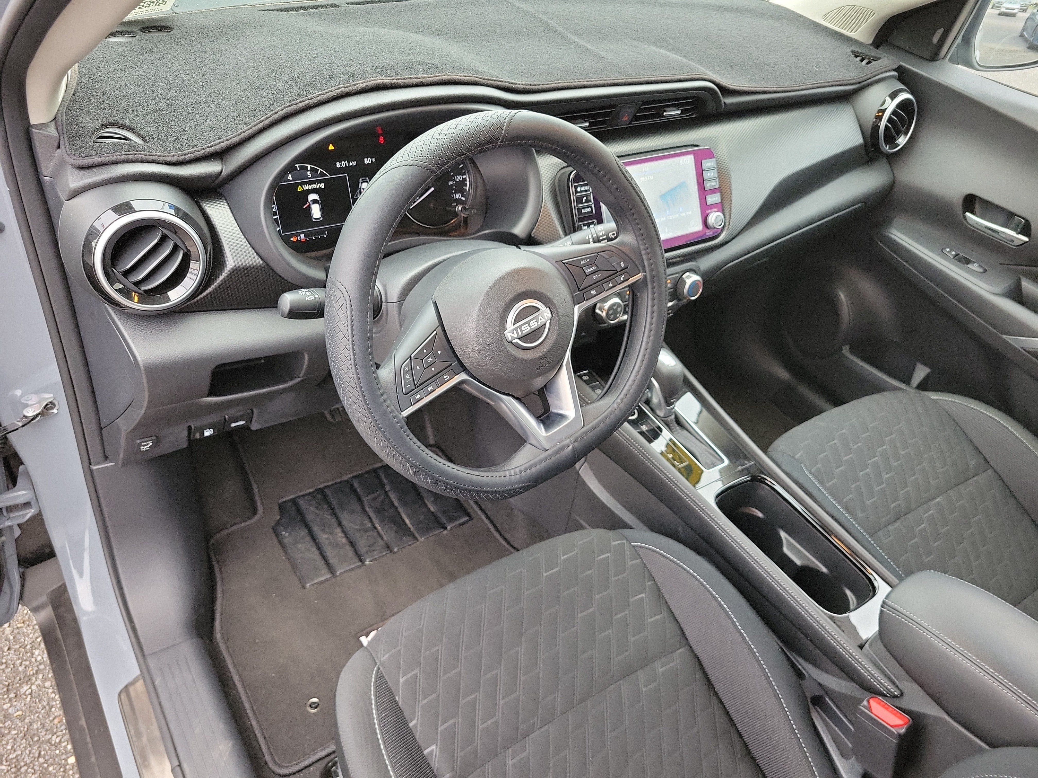 Used 2024 Nissan Kicks SV w/ Interior Electronics Package FWD image 8
