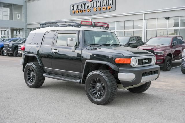 Used 2014 Toyota FJ Cruiser 4WD w/ Upgrade Package image 3