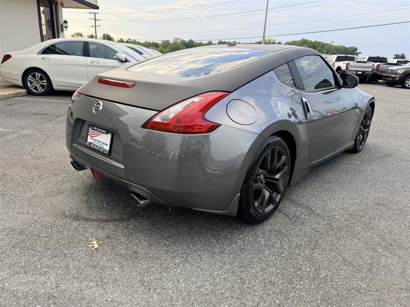 Used 2015 Nissan 370Z Touring RWD image 5
