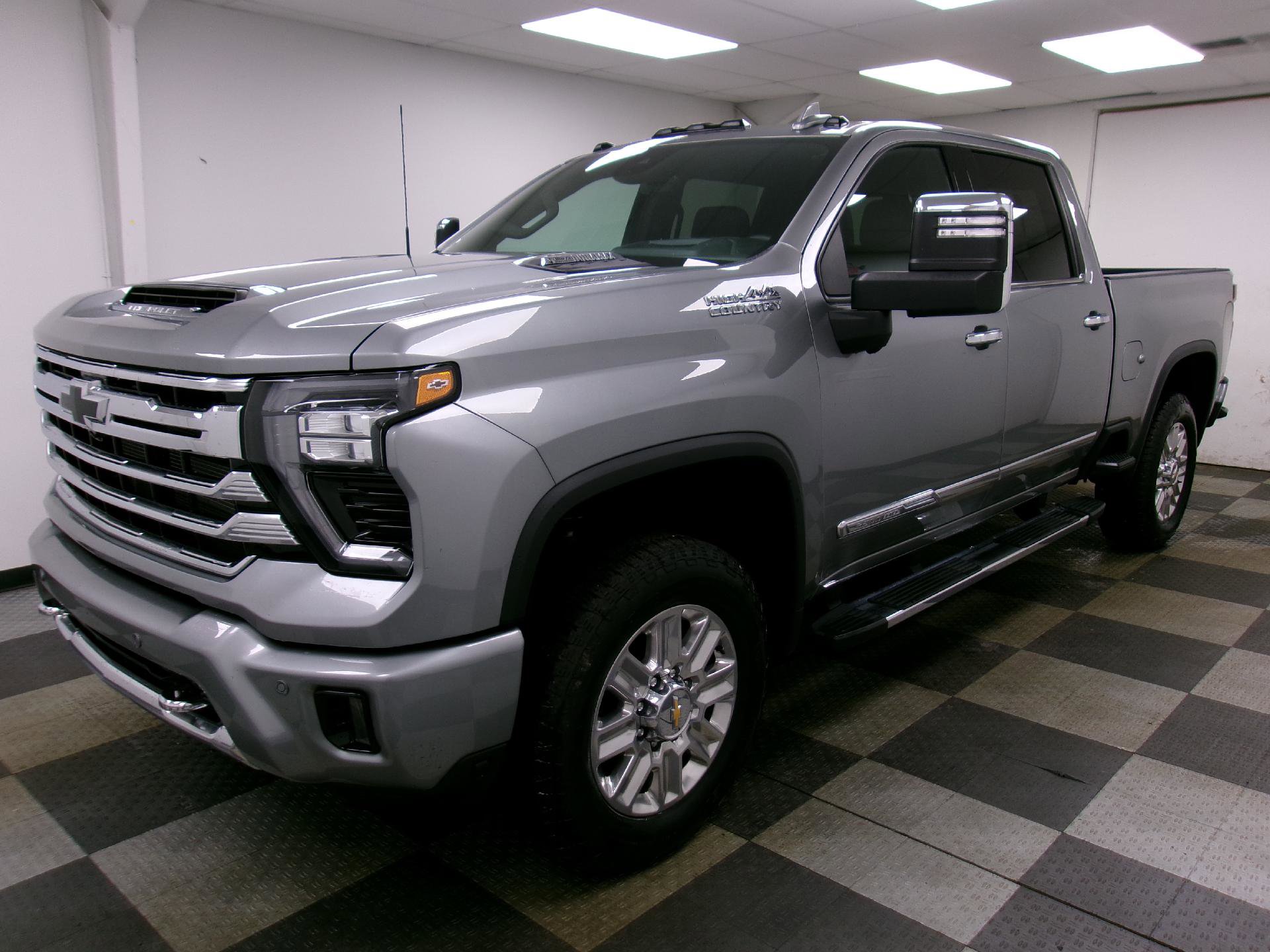 Used 2025 Chevrolet Silverado 2500 High Country w/ Technology Package image 1