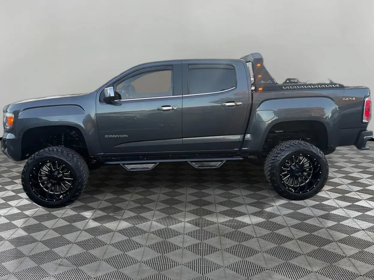 Used 2016 GMC Canyon SLT w/ Driver Alert Package AWD/4WD image 8