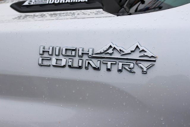 Used 2023 Chevrolet Silverado 2500 High Country w/ Z71 Off-Road Package image 8