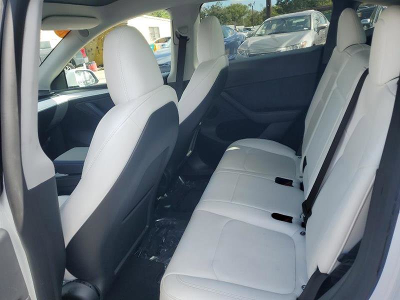 Used 2023 Tesla Model Y Performance image 10