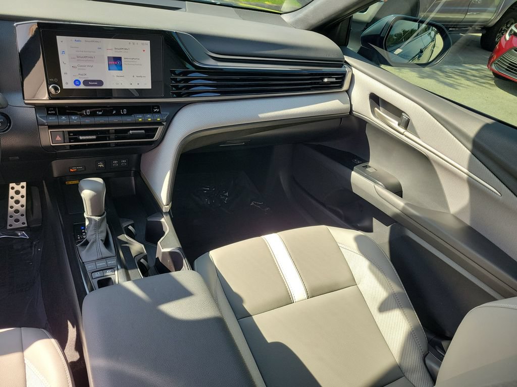 Used 2026 Toyota Camry SE AWD/4WD image 28